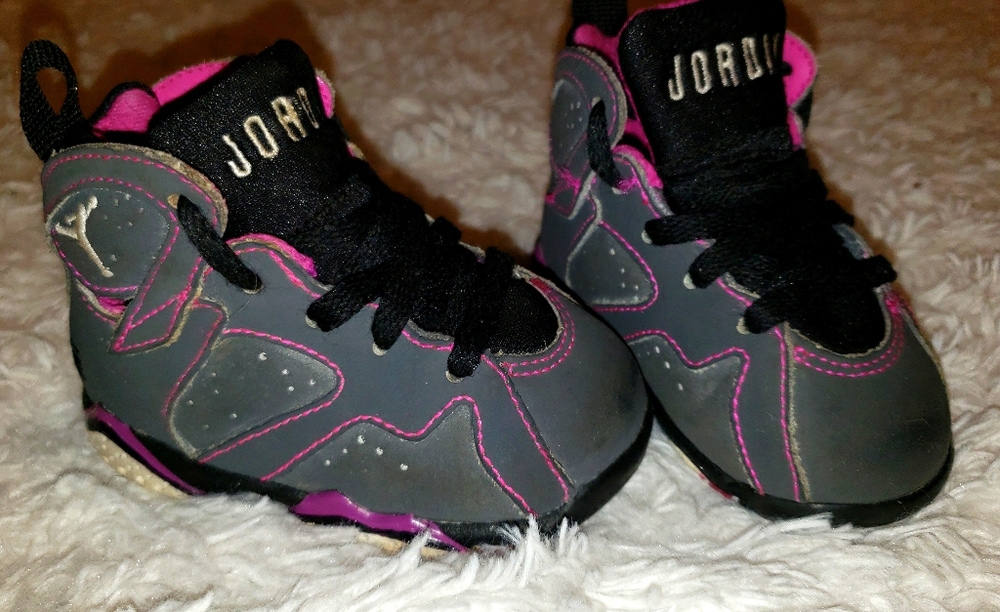 Air Jordan VII (7) Retro Valentines Day